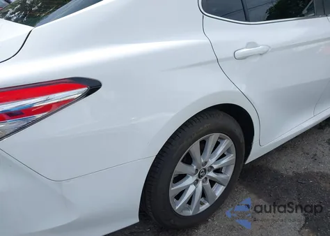 2018 Toyota Camry Le из США, поврежденный, VIN 4T1B11HK7JU089380